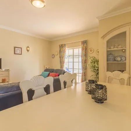 Casa Dos Is A Wonderful That Is Situated In A Quiet Area With Country Views