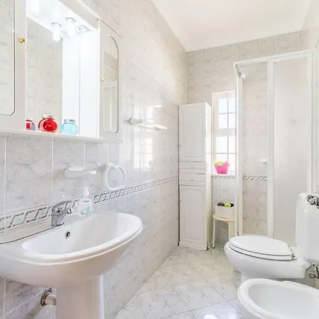 Casa Dos Is A Wonderful That Is Situated In A Quiet Area With Country Views *