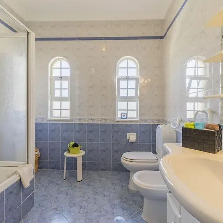 Casa Dos Is A Wonderful That Is Situated In A Quiet Area With Country Views *