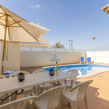 Casa Dos Is A Wonderful That Is Situated In A Quiet Area With Country Views * Armação de Pêra