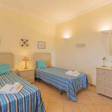 Βίλα Casa Dos Is A Wonderful That Is Situated In A Quiet Area With Country Views *